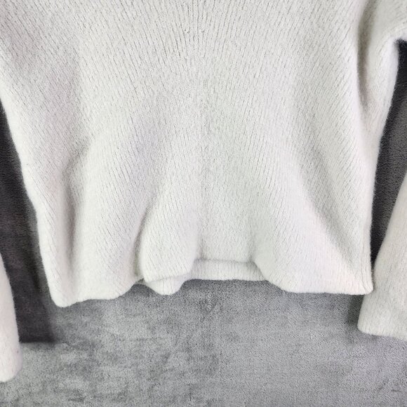 Womens White Forever 21 Knit Sweater V Neck Long Sleeve Size S - Picture 3 of 10
